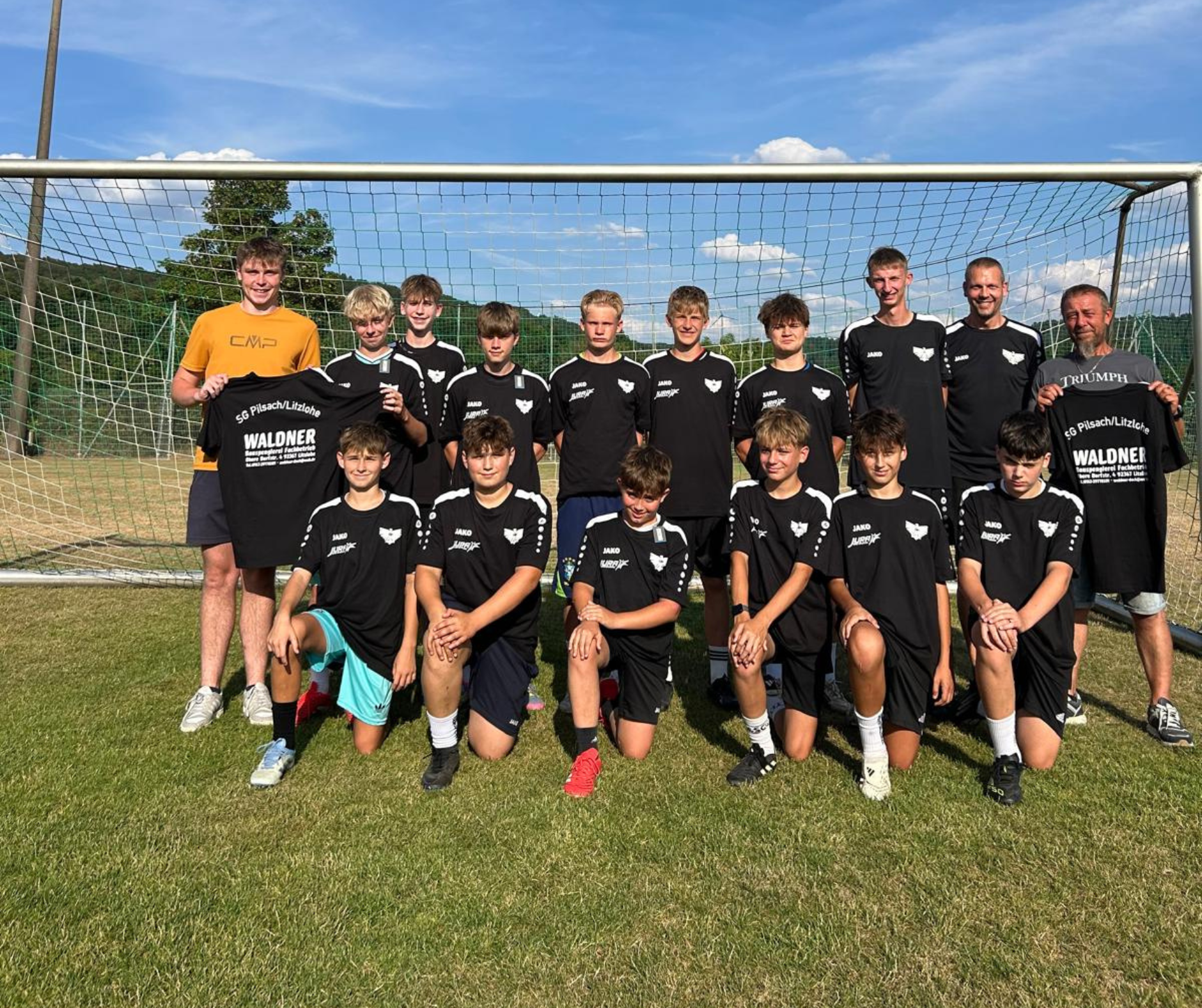 Neue Trainings-Shirts für die U15